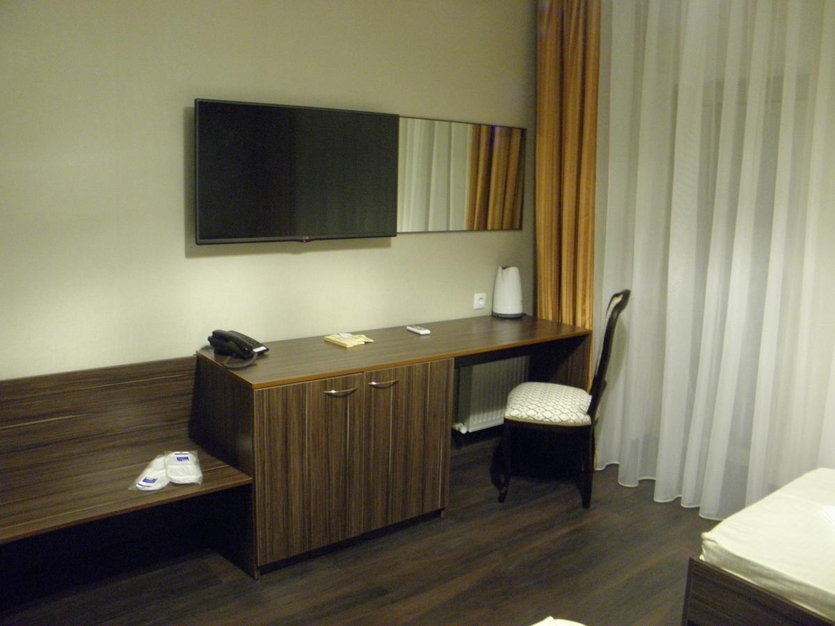 Krts Korona Hotel Sudilovichi Екстериор снимка