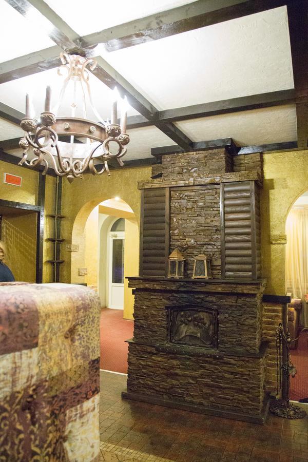 Krts Korona Hotel Sudilovichi Екстериор снимка