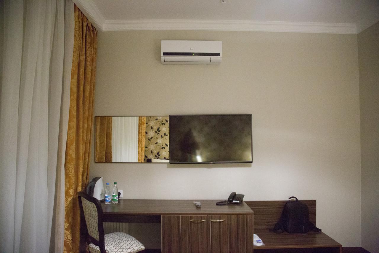 Krts Korona Hotel Sudilovichi Екстериор снимка