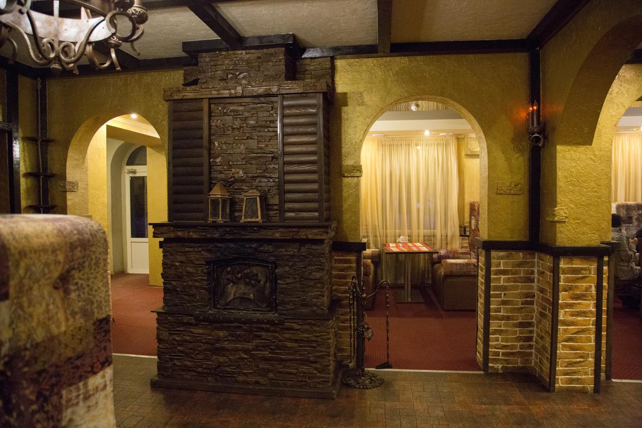Krts Korona Hotel Sudilovichi Екстериор снимка